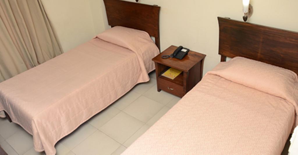 Isabel Suites Laoag Camera foto