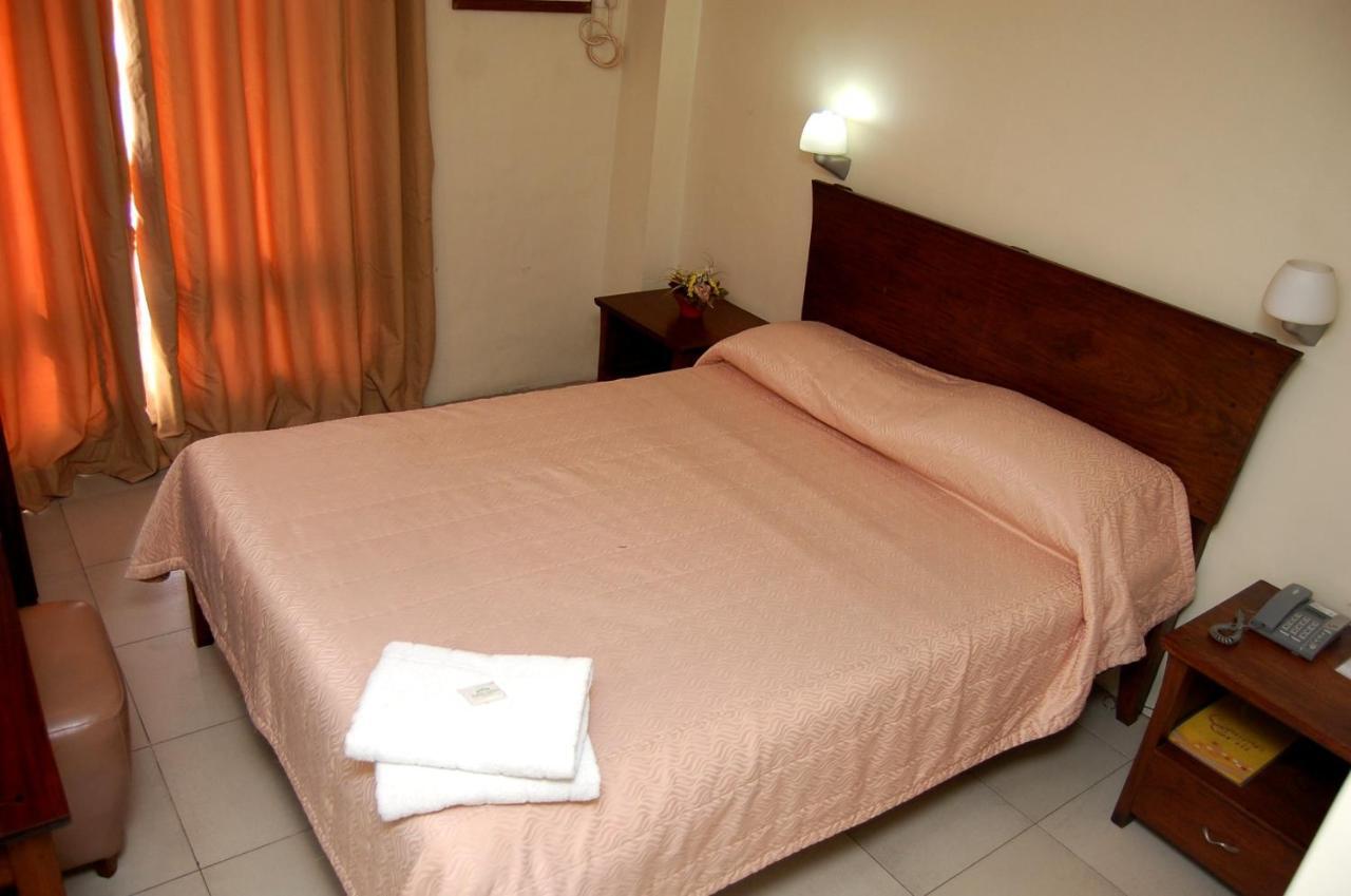 Isabel Suites Laoag Camera foto