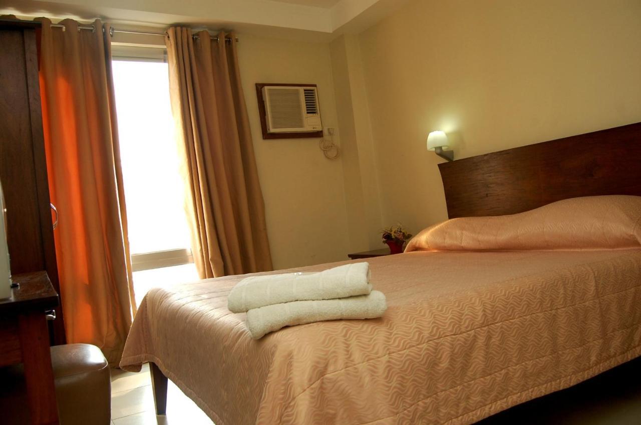 Isabel Suites Laoag Camera foto
